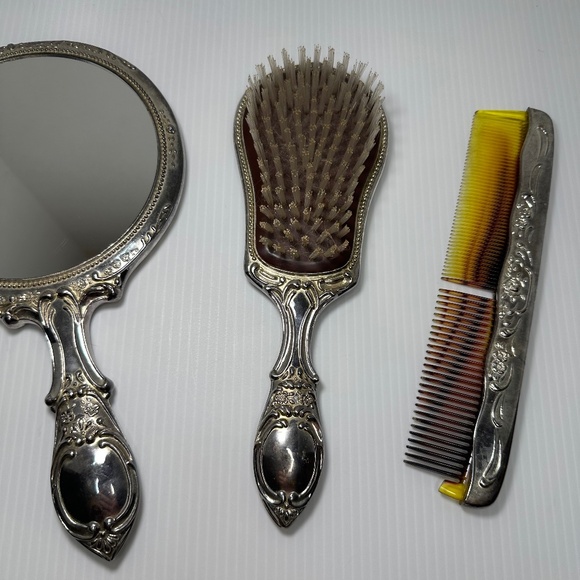 Vintage Antique Silver Plated Ornate Vanity Set-Hand Mirror ~9”, Comb, Brush - Picture 4 of 9